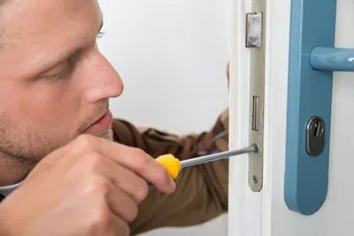 Super Locksmith Services Detroit, MI 313-279-7267 Super Locksmith Services Detroit, MI 313-279-7267 - 29-3