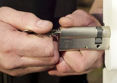 Super Locksmith Services Detroit, MI 313-279-7267 Super Locksmith Services Detroit, MI 313-279-7267 - 29-10